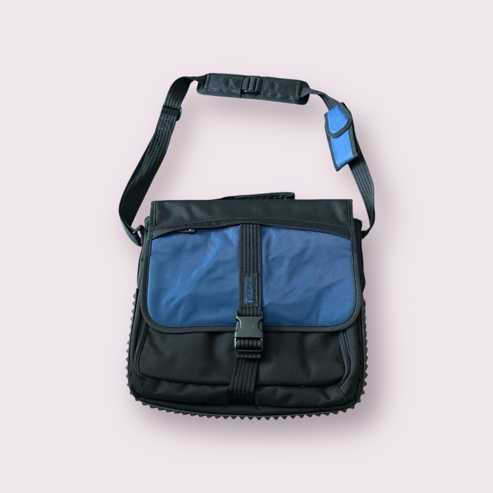 Targus Black and Blue Men's Messenger Bag